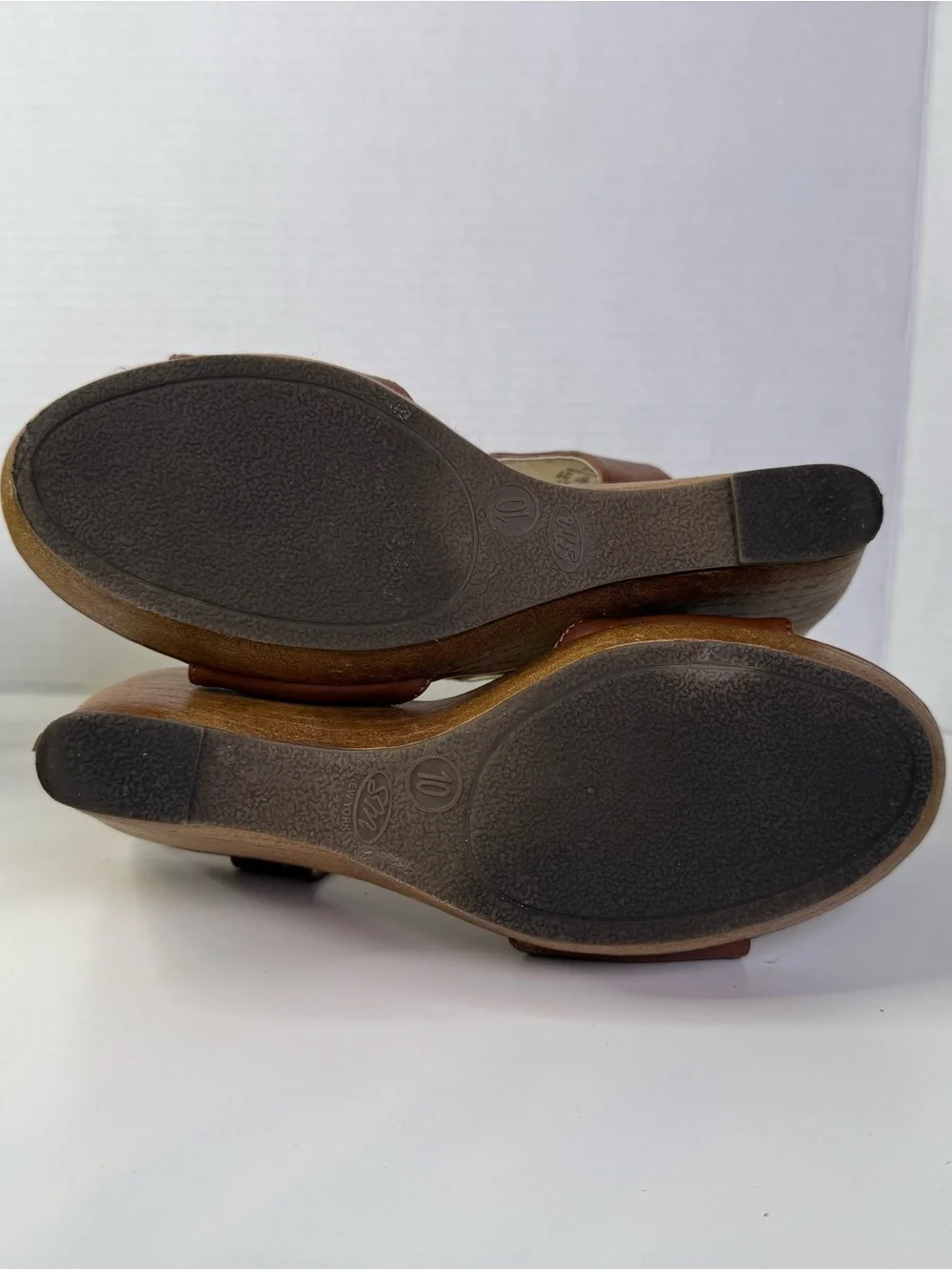 SM New York Y2K Brown & Gold Gladiator Wooden Wedge Sandals Women's Size 10